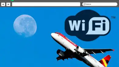 Foto von WiFi im Flugzeug Wie bekomme ich auf Reisen eine Internetverbindung?