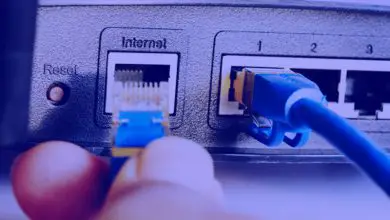 Foto van internetverbinding via wifi of kabel, wat is beter en hoe verschillen ze?