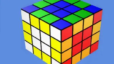 Foto van het downloaden van virtuele 3D Rubik's Cube-spellen voor Android of pc met snelle oplossing